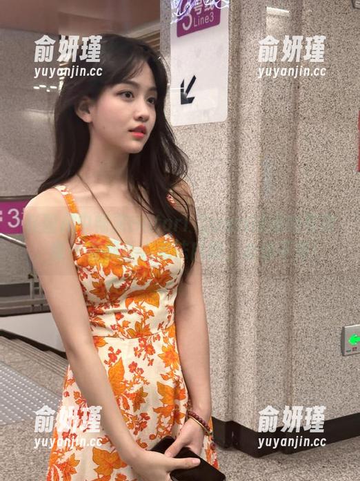 Hatori Sama 在图库中畅游Hatori Sama短裙的写真,每一款都让人无法自拔,心动不停!